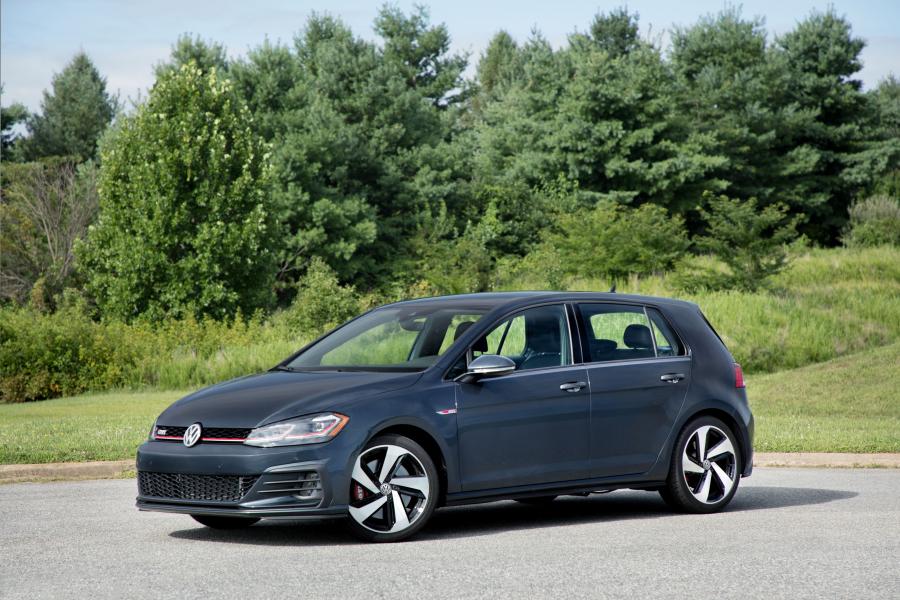  Volkswagen Golf GTI 5-Door (Typ 5G) 2017 года  (NA) (фото 17 из 41)